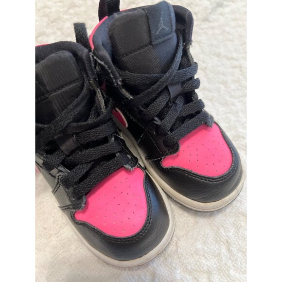 Nike Air Jordan 1 Retro High GS Black Hyper Pink Toddler Sneakers Size 6C - Picture 13 of 13